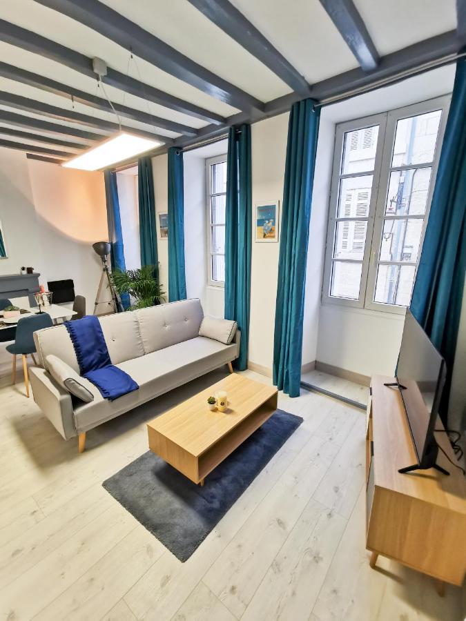 Appartement Ma Douce Charente - Superbe T3 Design et Fonctionnel - Hyper Centre à Saintes Extérieur photo