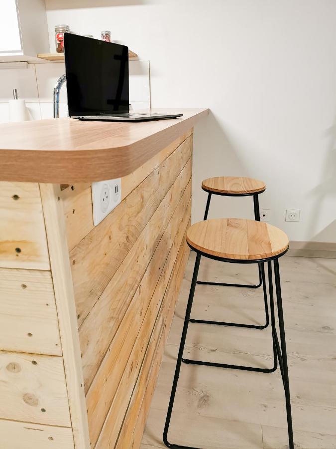 Appartement Ma Douce Charente - Superbe T3 Design et Fonctionnel - Hyper Centre à Saintes Extérieur photo
