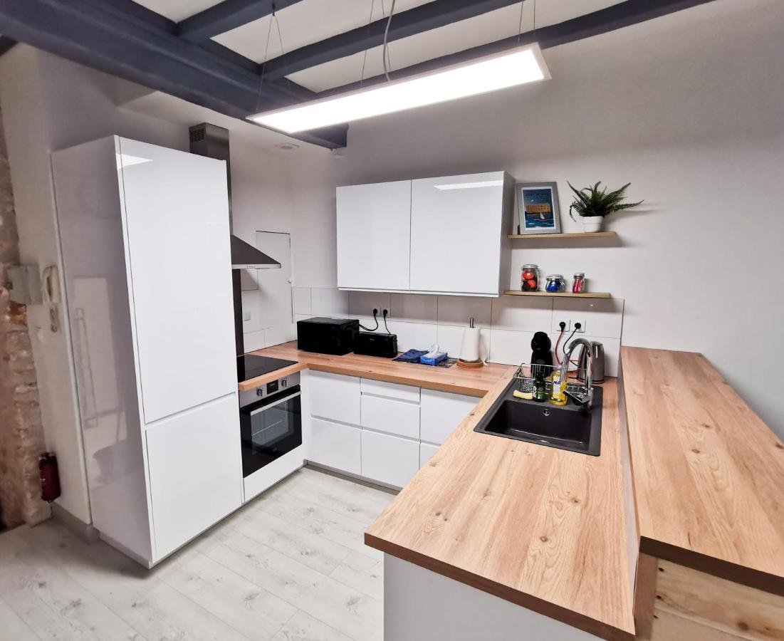 Appartement Ma Douce Charente - Superbe T3 Design et Fonctionnel - Hyper Centre à Saintes Extérieur photo